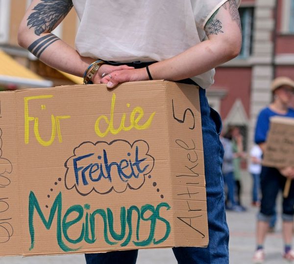 Wie spiegeln sich Meinungen in sozialem Verhalten?
